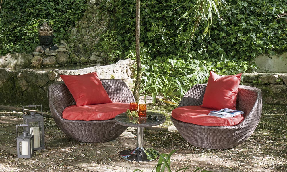 Pequeño rincón de jardín, by Conforama Pequeño rincón de jardín, by Conforama