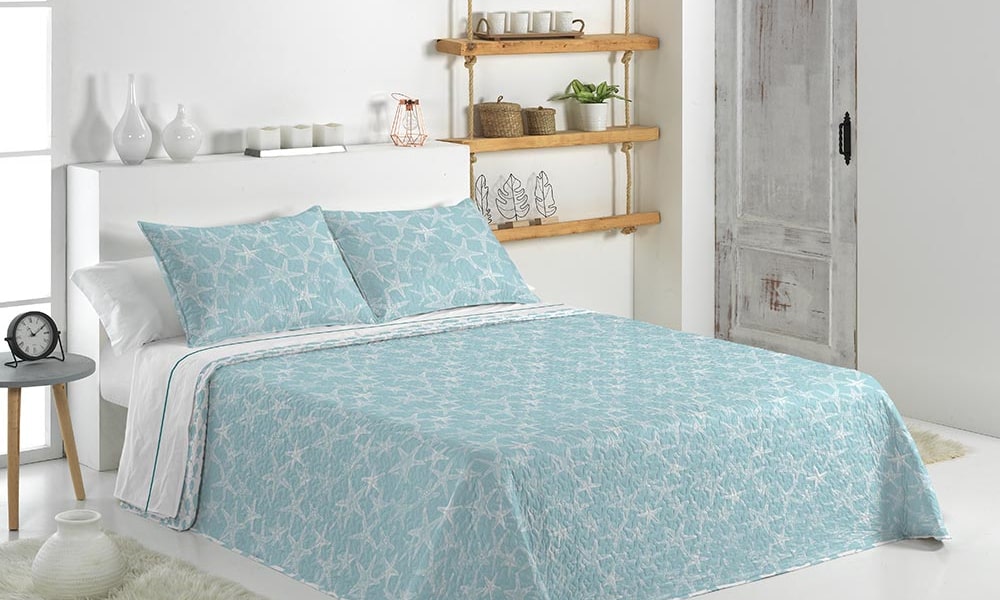 cama hecha con palets